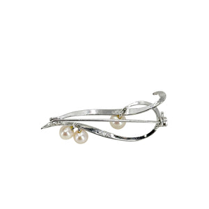 Lightweight Engraved Mid Century Japanese Saltwater Akoya Cultured Pearl Brooch- Sterling Silver