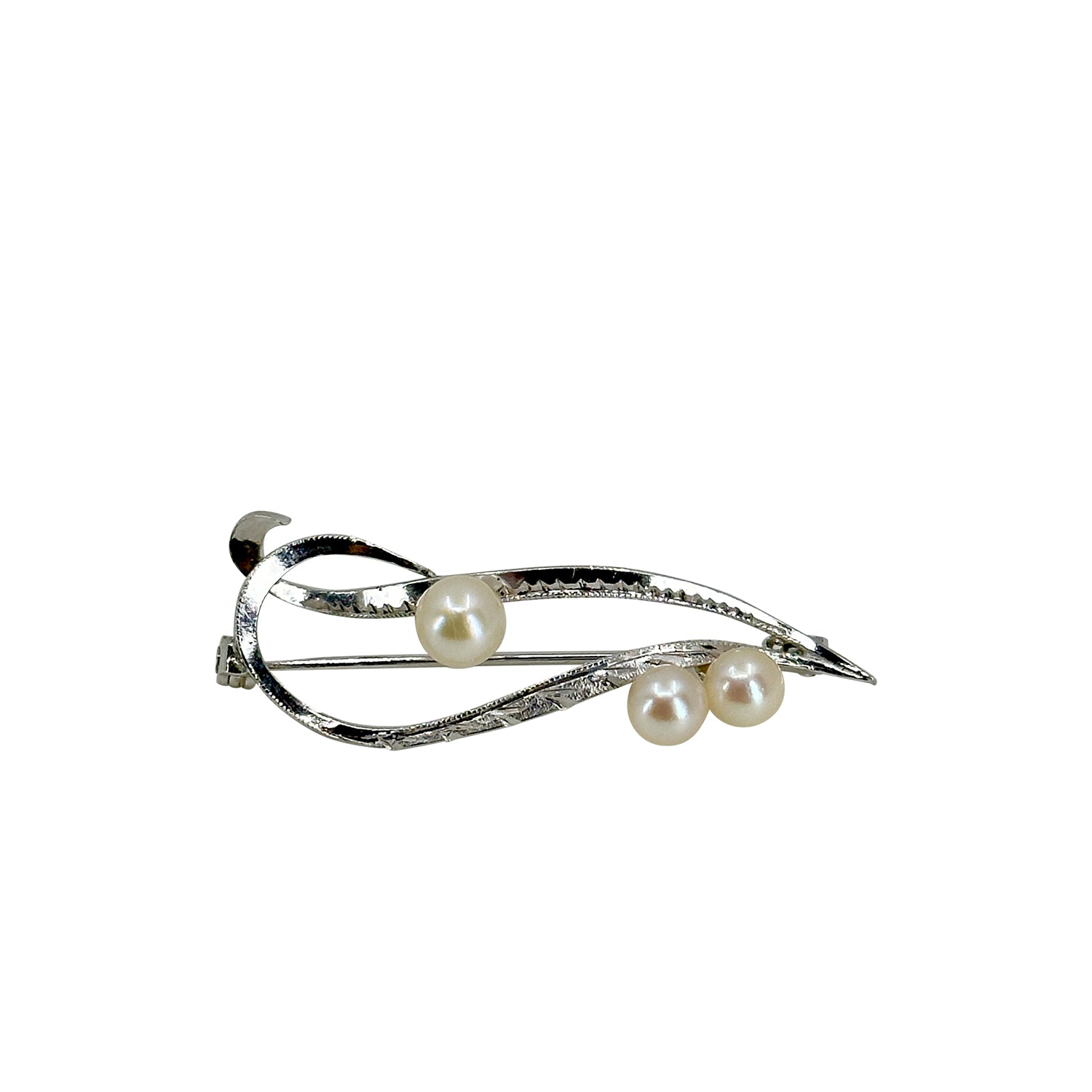 Lightweight Engraved Mid Century Japanese Saltwater Akoya Cultured Pearl Brooch- Sterling Silver