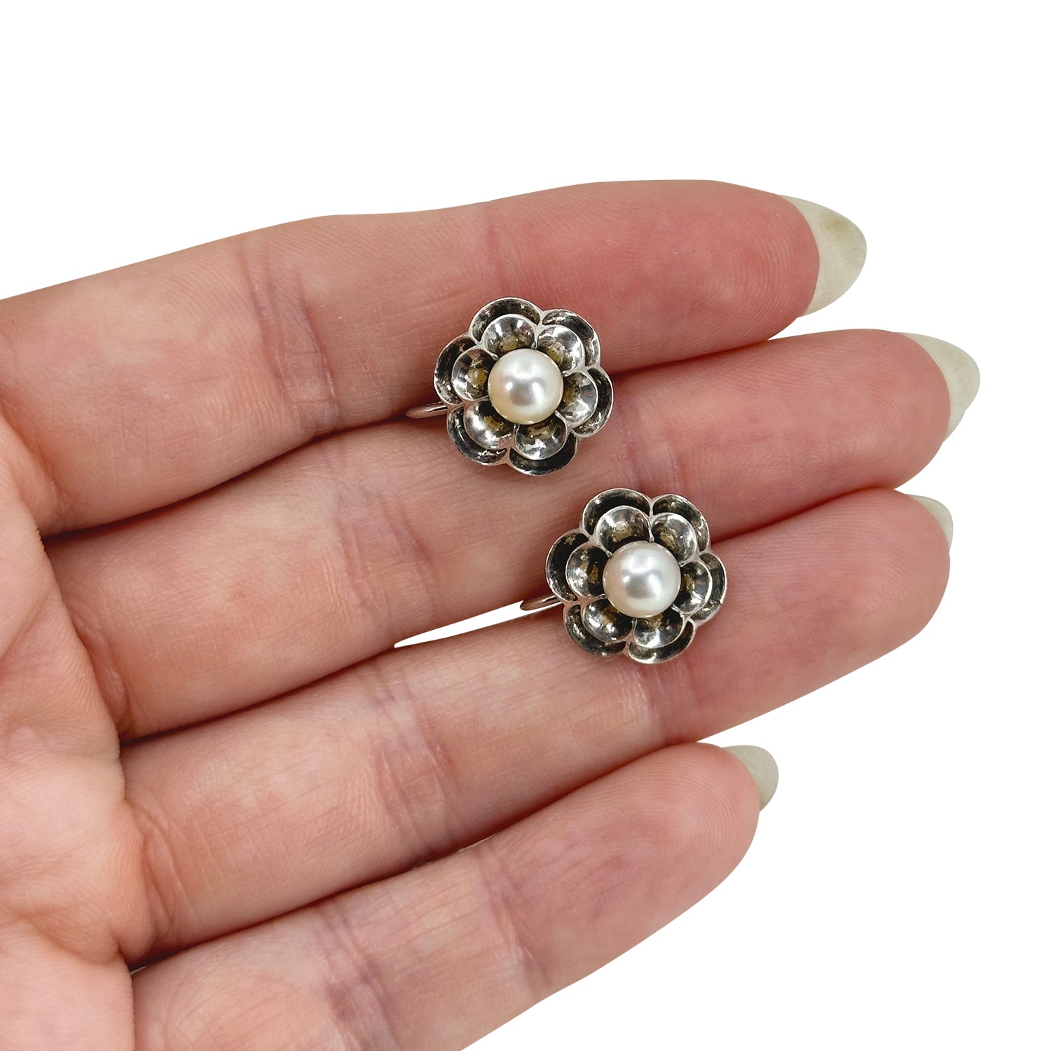 Vintage Clay Prong Buttercup Akoya Saltwater Cultured Pearl Vintage Screwback Earrings- Sterling Silver