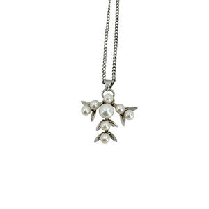Leafy Vintage Japanese Saltwater Cultured Akoya Pearl Vintage Pendant Necklace- Sterling Silver 15.75 Inch