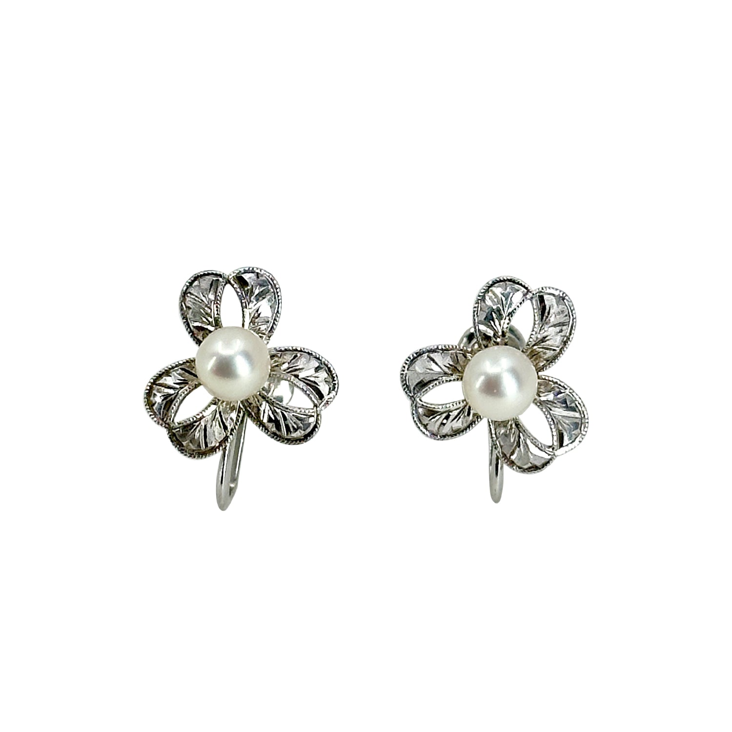 Clover Fuji Pearl Designer Akoya Saltwater Cultured Pearl Screwback Earrings- Sterling Silver