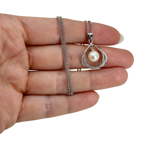 Simple Modernist Japanese Saltwater Akoya Cultured Pearl Vintage Pendant Necklace- Sterling Silver 17 Inch