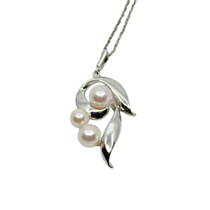 Vintage Leaf Mid Century Japanese Saltwater Akoya Cultured Pearl Pendant- Sterling Silver 16 Inch