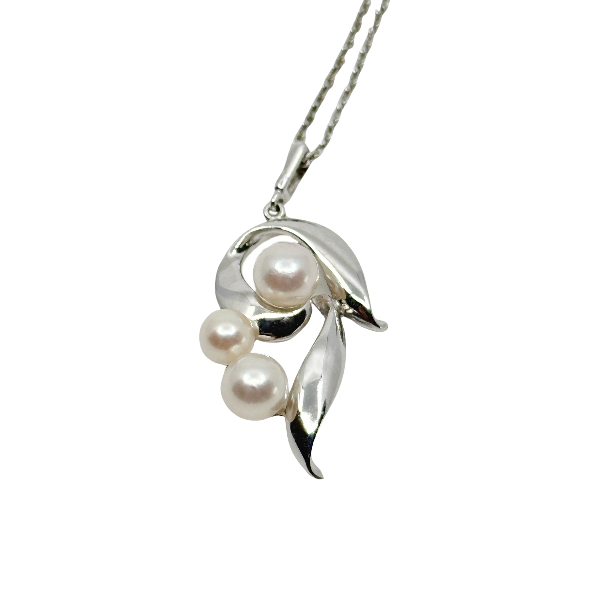 Vintage Leaf Mid Century Japanese Saltwater Akoya Cultured Pearl Pendant- Sterling Silver 16 Inch