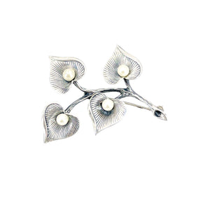 Beau Vintage Japanese Saltwater Cultured Akoya Pearl Floral Spade Brooch- Sterling Silver