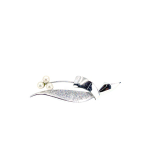 De Curtis Designer Vintage Japanese Saltwater Cultured Akoya Pearl Textured Leaf Brooch- Sterling Silver