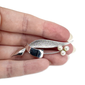 De Curtis Designer Vintage Japanese Saltwater Cultured Akoya Pearl Textured Leaf Brooch- Sterling Silver
