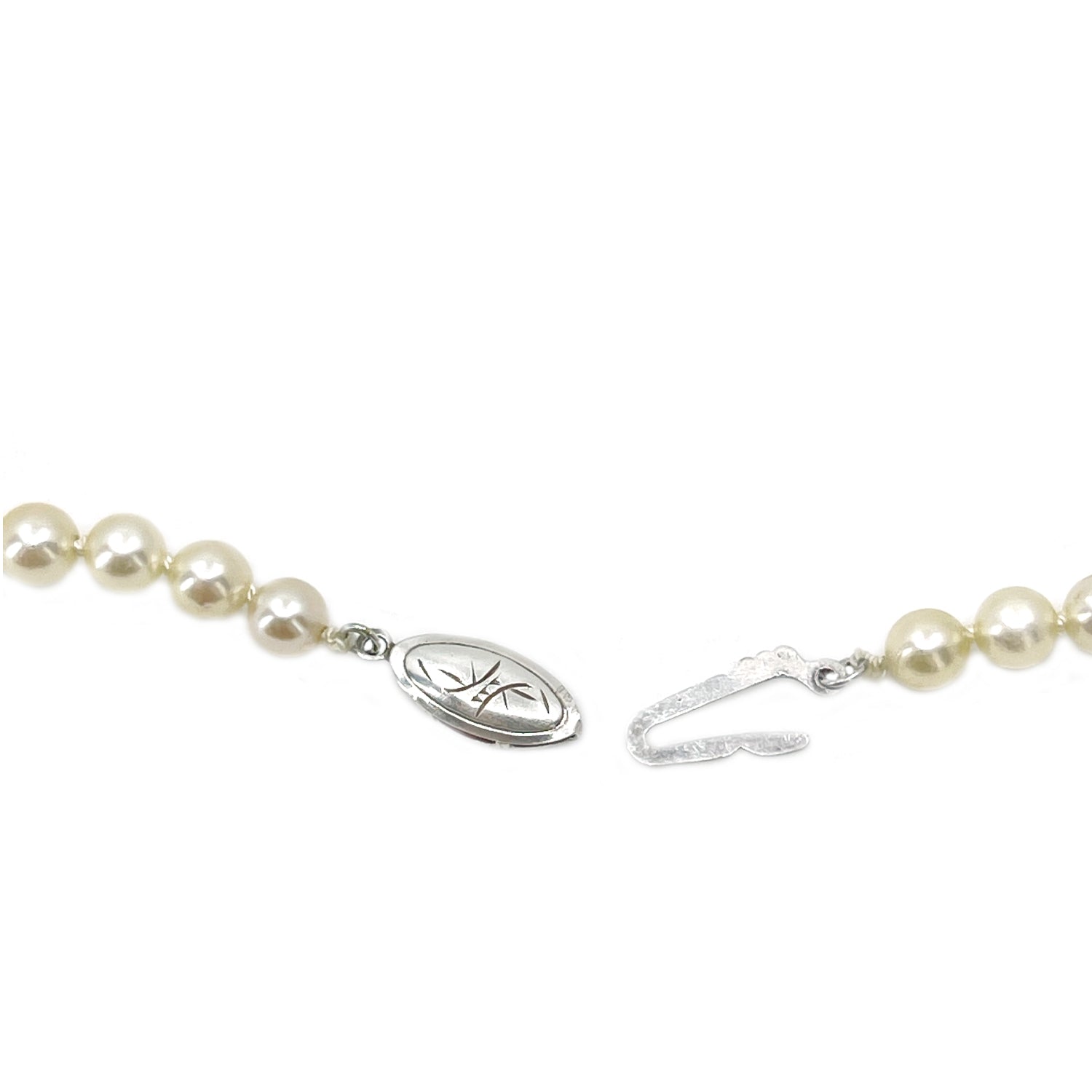 Art Deco Engraved Japanese Saltwater Cultured Akoya Pearl Vintage Choker Necklace - Sterling Silver 16.50 Inch