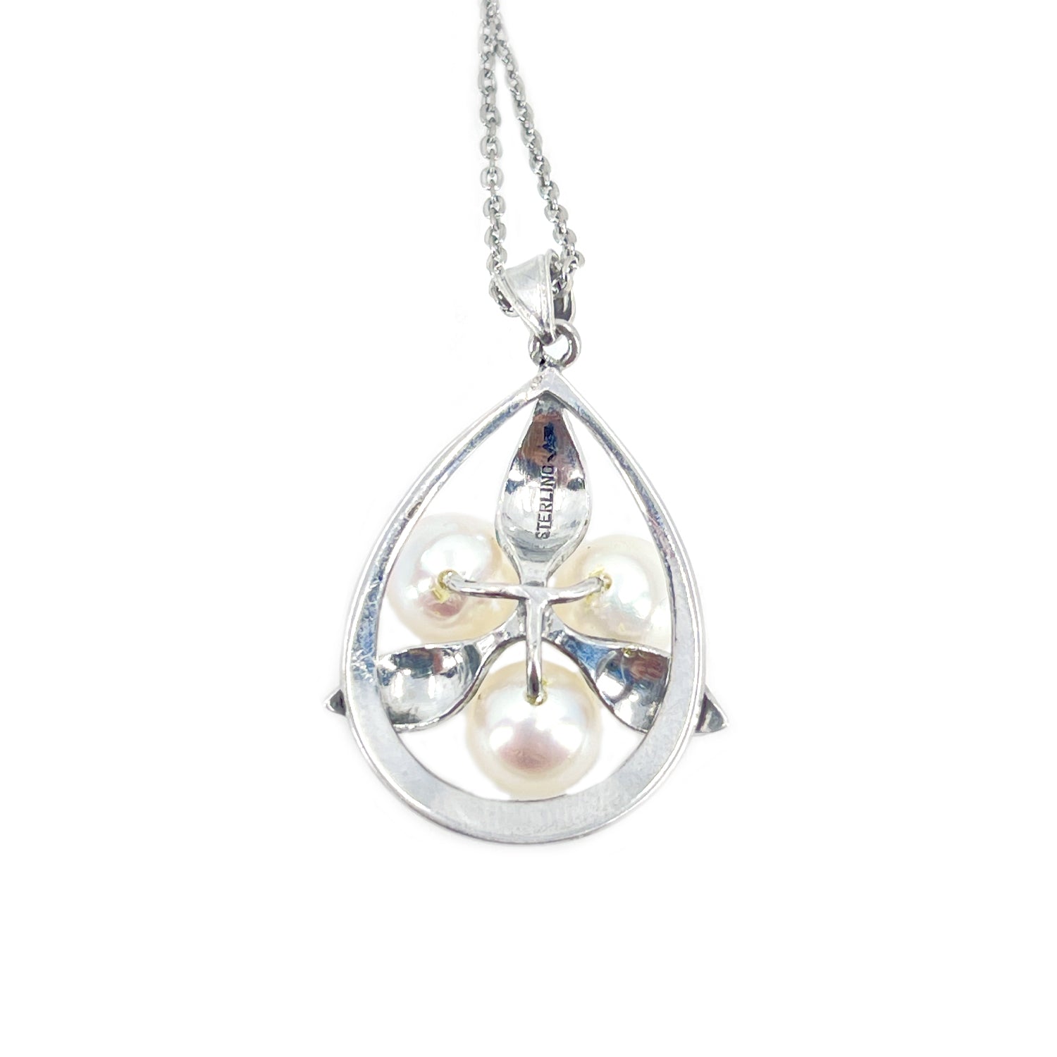 Nouveau Leaf Japanese Cultured Akoya Pearl Pendant Necklace- Sterling Silver 17 Inch