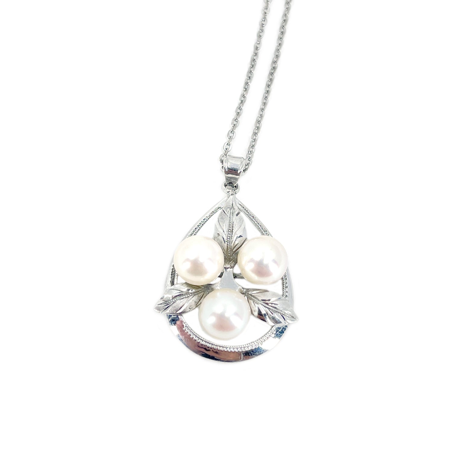 Nouveau Leaf Japanese Cultured Akoya Pearl Pendant Necklace- Sterling Silver 17 Inch
