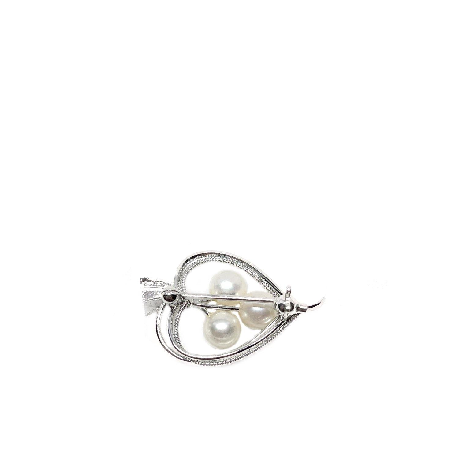 Petite Heart Japanese Saltwater Akoya Cultured Pearl Brooch- Sterling Silver
