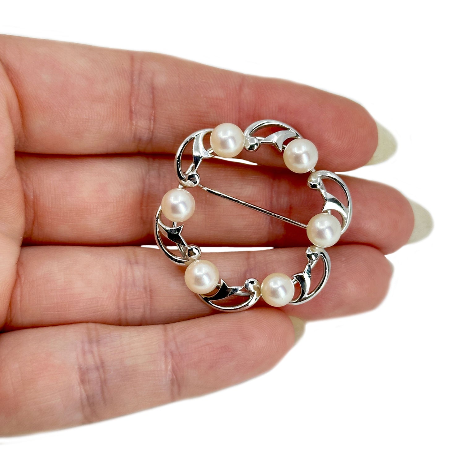 Vintage Mikimoto Leafy Circle Japanese Cultured Saltwater Akoya Pearl Brooch- Sterling Silver