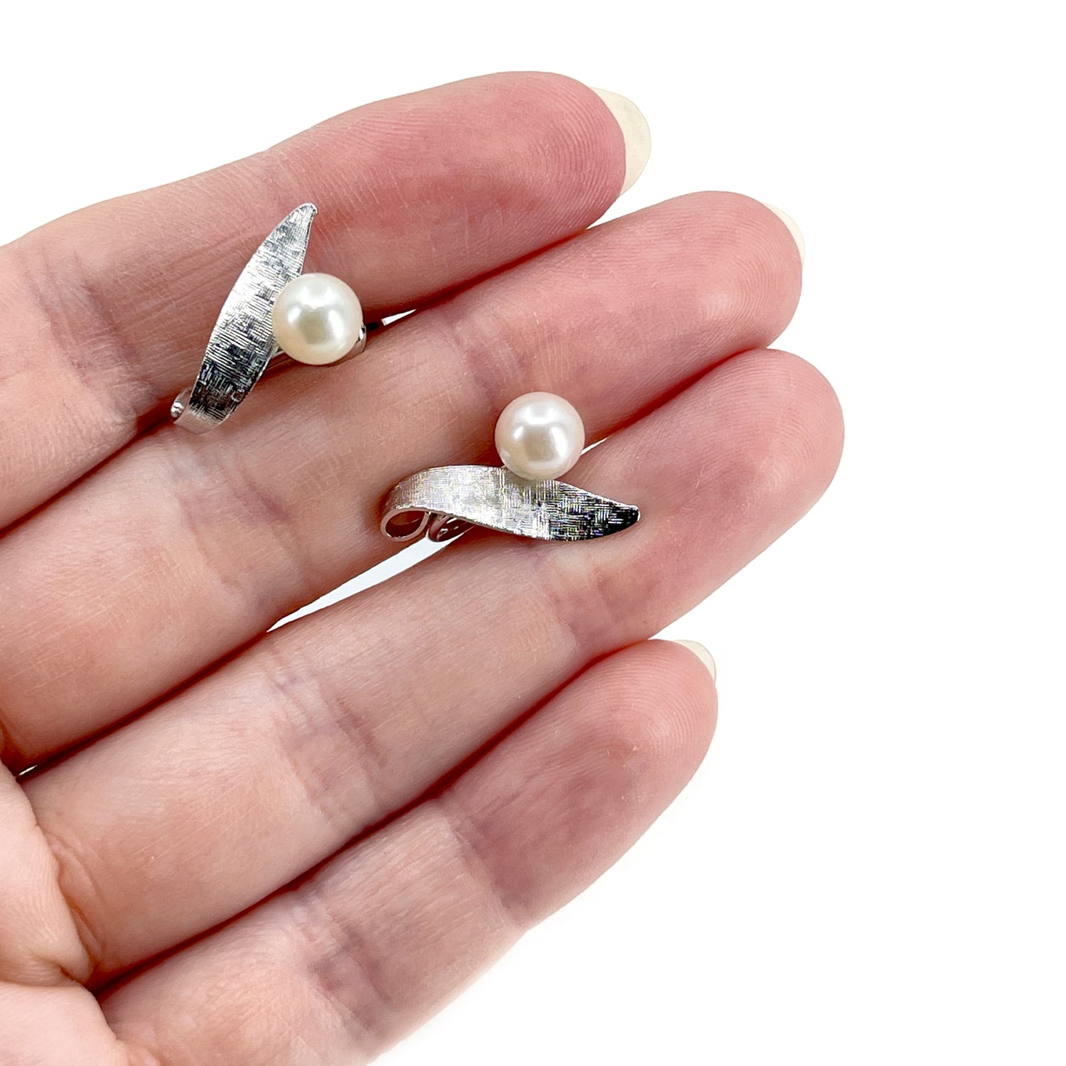 Van Dell Designer Akoya Saltwater Cultured Pearl Vintage Screwback Earrings- Sterling Silver