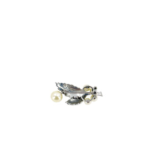 Vintage Petite Leaf Japanese Saltwater Akoya Cultured Pearl Brooch- Sterling Silver