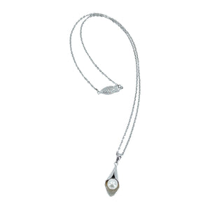 Calla Lilly Modernist Japanese Cultured Akoya Pearl Vintage Pendant Necklace- Sterling Silver 16.50 Inch