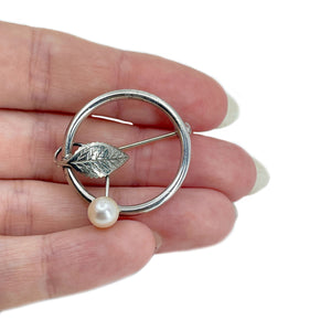 Vintage De Curtis Designer Circle Japanese Saltwater Cultured Akoya Pearl Brooch- Sterling Silver