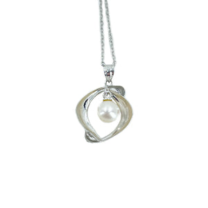 Fukuya Designer Vintage Japanese Saltwater Akoya Pearl Mid Century Necklace- Sterling Silver 16 Inch