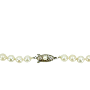 Una Pearl Designer Vintage Japanese Cultured Akoya Pearl Strand Necklace Box- Sterling Silver 18 Inch