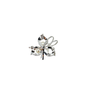 Petite Trefoil Triple Leaf Vintage Japanese Saltwater Akoya Cultured Pearl Brooch- Sterling Silver