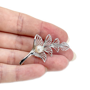 Delicate Leaf Modernist Japanese Saltwater Akoya Cultured Pearl Brooch- Sterling Silver